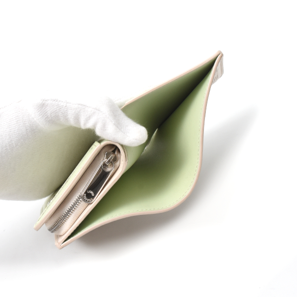 ルイヴィトン ポルトフォイユクレア モノグラムマヒナ 二つ折り財布 コンパクトウォレット クオーツ M83075 Louis Vuitton 中古