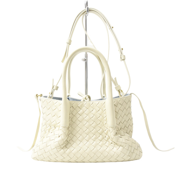 ボッテガヴェネタ バッグ レディース カーフ スモール ピナコテーカ イントレチャート ショルダーバッグ シーソルト/アイス カーフ BOTTEGA VENETA 中古