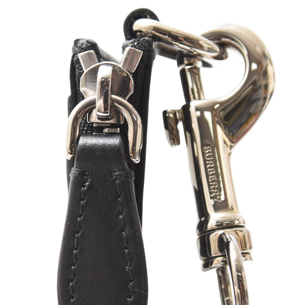 バーバリー カードケース メンズ コインケース ユニバーサルパスポートコレクション ブラック ショルダーストラップ ブラック レザー BURBERRY 8051832 中古