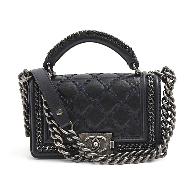 Chanel 斜めがけ 持ち手がチェーンのバッグ ブランド シャネル バッグ