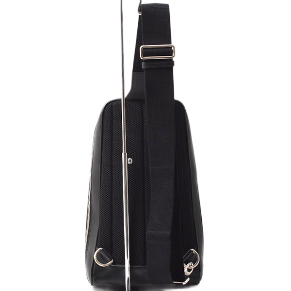 グッチ バッグ メンズ クロスボディバッグ 斜め掛けバッグ グッチシマ レザー ブラック GUCCI 450970 中古