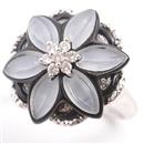 750WG 指輪 レディース フラワーモチーフ オニキス ダイヤモンド リング 14号 ホワイトゴールド【中古】