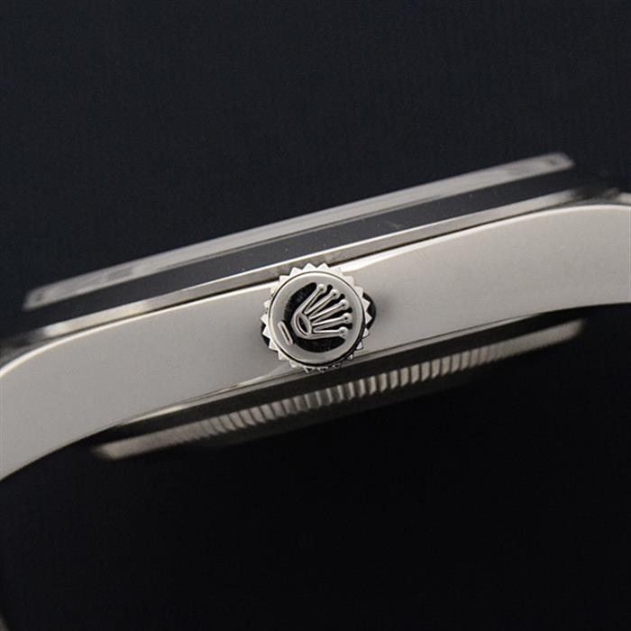 ロレックス エクスプローラーⅠ ランダム ブラック文字盤 自動巻 ROLEX EXPLORER 214270【中古】