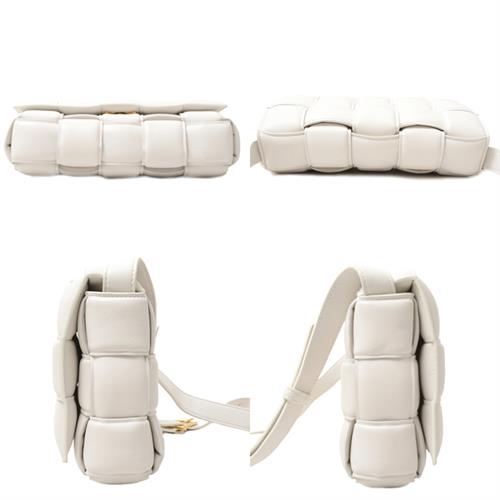 ボッテガヴェネタ バッグ レディース パデットカセットショルダーバッグ ショルダーバッグ レザー ホワイト BOTTEGA VENETA 中古