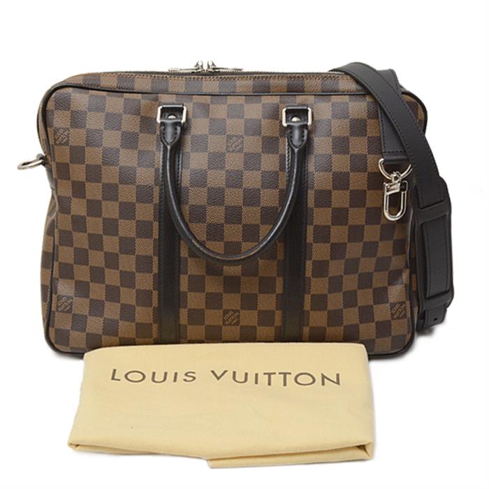 Louis Vuitton　メッセンジャーバッグ　PC収納可能。