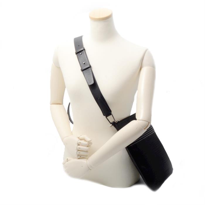 ロエベ バッグ メンズ レディース ユニセックス リピートアナグラム ショルダーバッグ ブラック LOEWE 中古