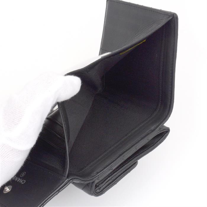 シャネル 財布 レディース ラムスキン シェブロン Vステッチコンパクトウォレット ブラック CHANEL 中古