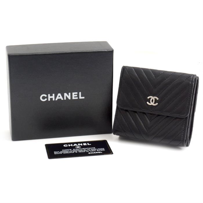 シャネル 財布 レディース ラムスキン シェブロン Vステッチコンパクトウォレット ブラック CHANEL 中古